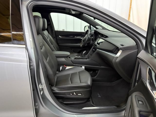 Used 2024 Cadillac XT5 Premium Luxury w/ LPO, Floor Liner Package AWD/4WD image 25