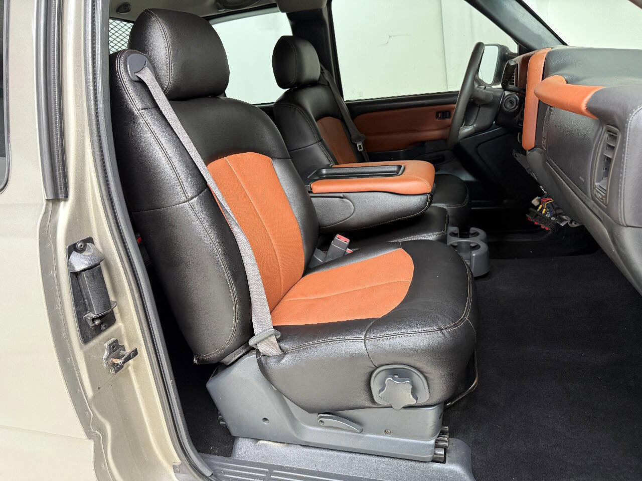 Used 2002 Chevrolet Silverado 3500 2WD Extended Cab image 23