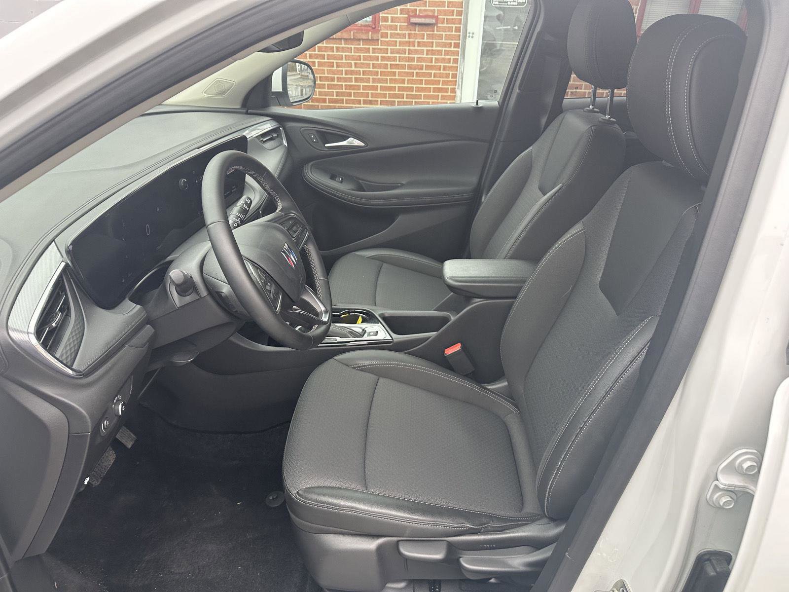 Used 2025 Buick Encore GX Preferred image 14