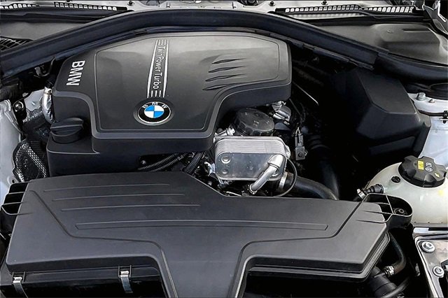 Used 2016 BMW 320i xDrive Sedan image 9