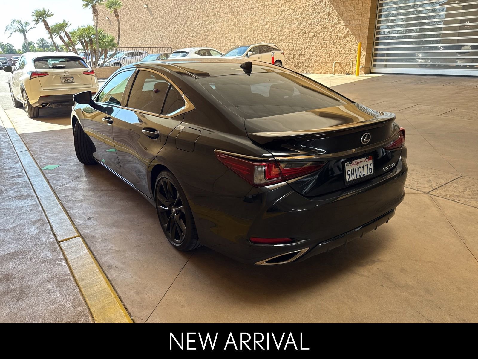 Used 2023 Lexus ES 350 F Sport w/ Accessory Package (Z1) FWD image 4