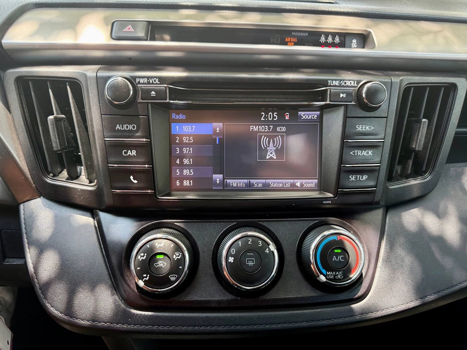 Used 2017 Toyota RAV4 LE FWD image 17