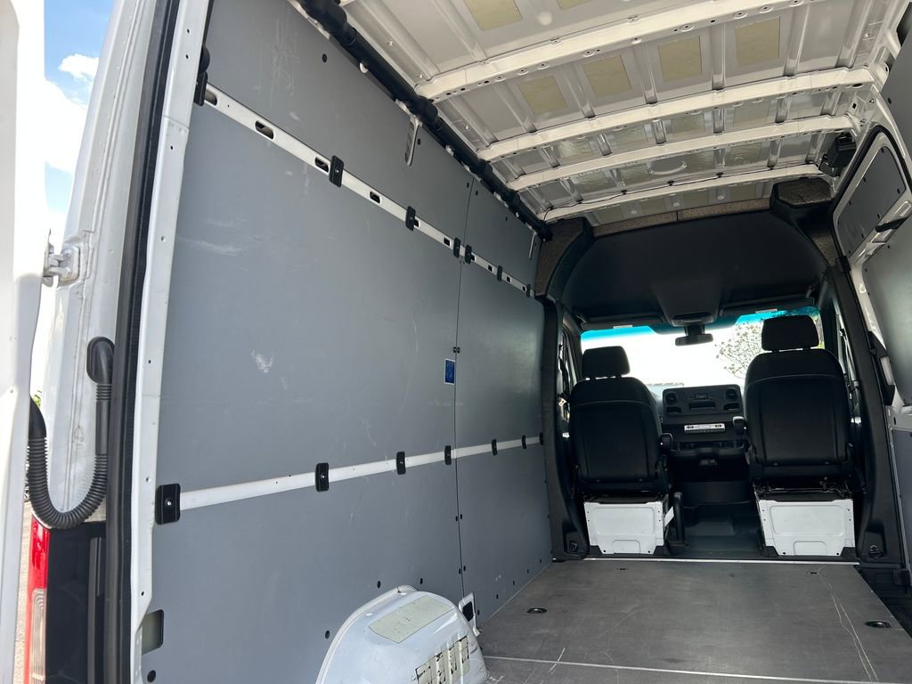 Used 2025 Mercedes-Benz Sprinter 2500 image 21