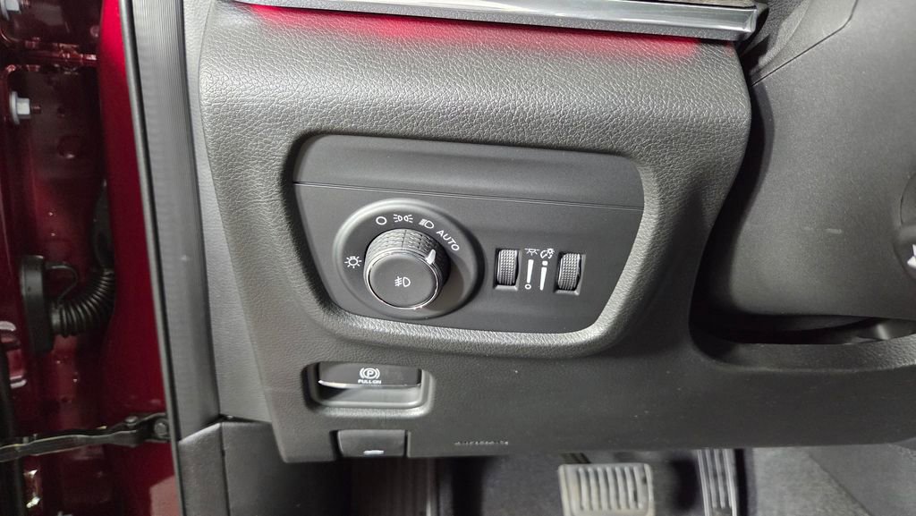 New 2025 Jeep Grand Cherokee Overland w/ Luxury Tech Group IV image 19