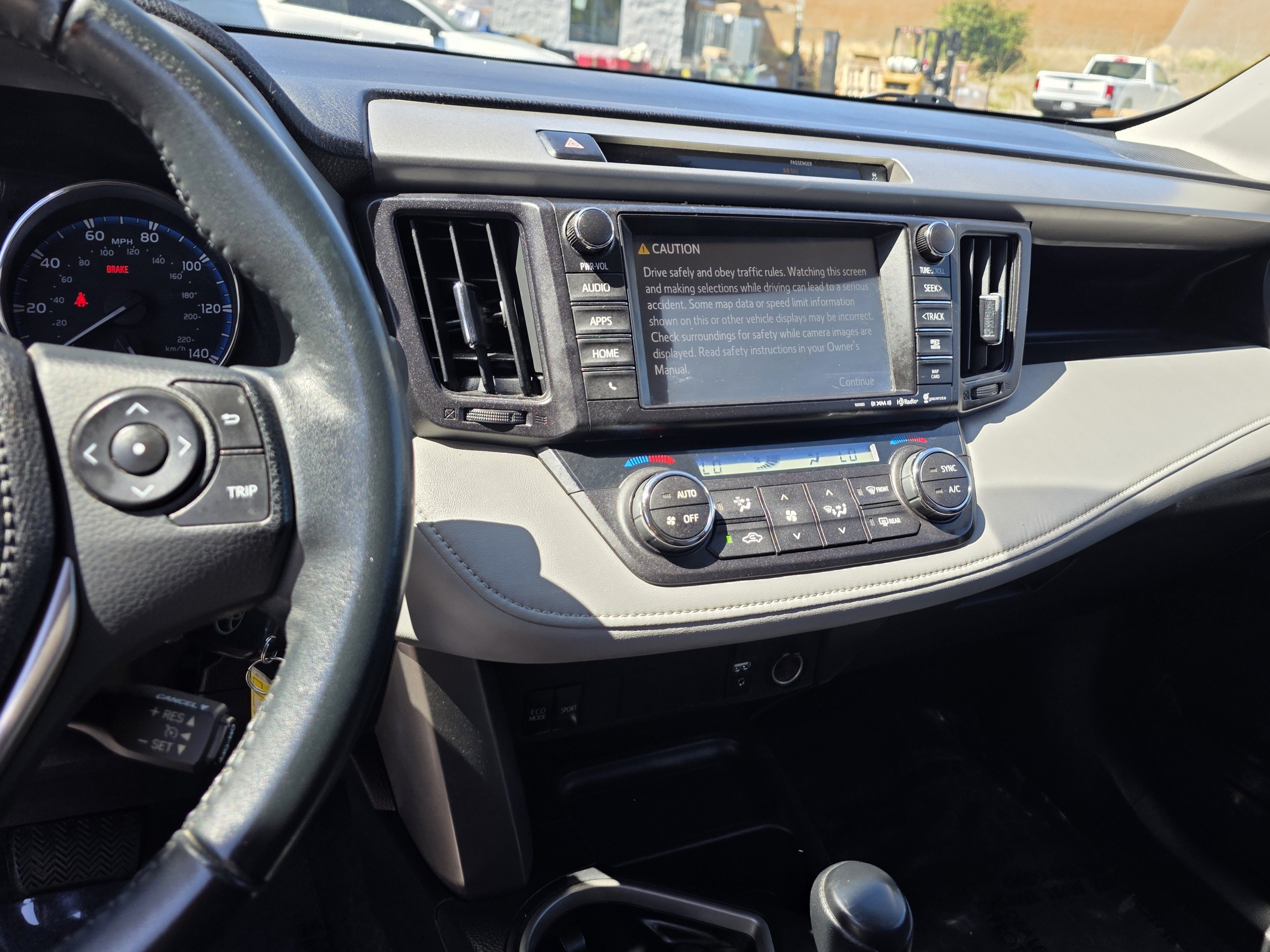Used 2016 Toyota RAV4 XLE FWD image 10