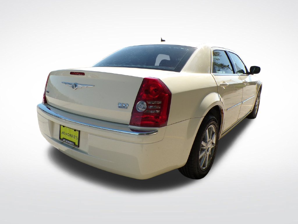 Used 2008 Chrysler 300 Limited AWD/4WD image 6