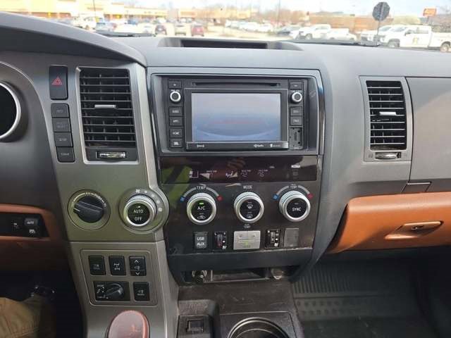 Used 2017 Toyota Sequoia Platinum image 11