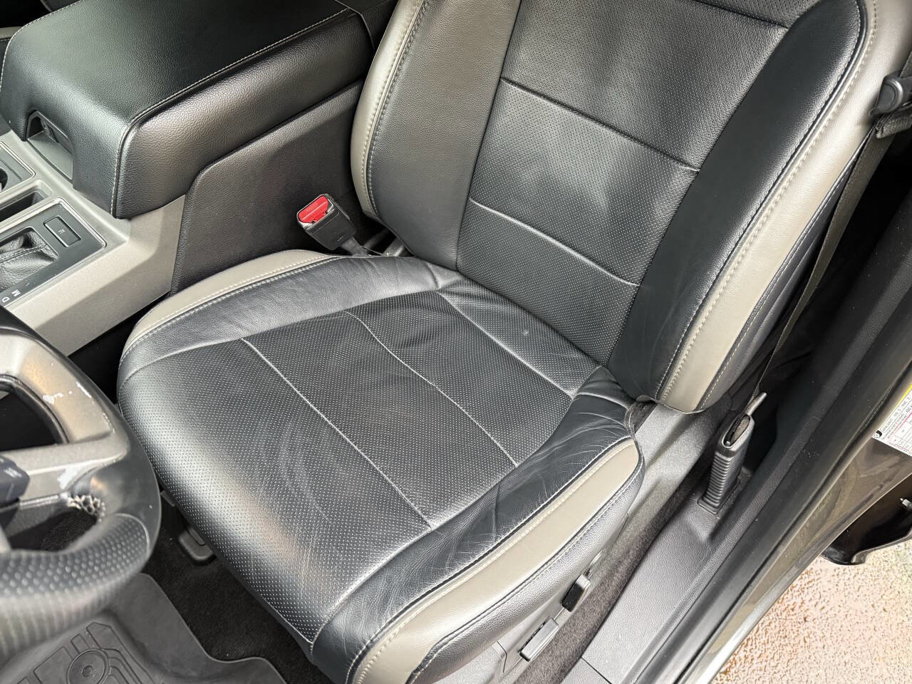 Used 2017 Ford F150 Raptor w/ Equipment Group 802A Luxury image 62