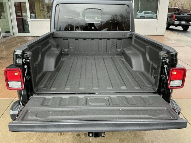 Used 2021 Jeep Gladiator Sport AWD/4WD image 23