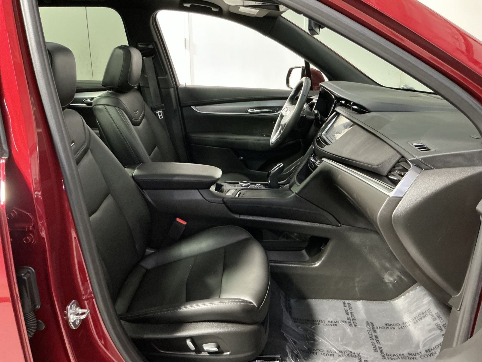 Used 2024 Cadillac XT6 Luxury w/ LPO, Floor Liner Package AWD/4WD image 28