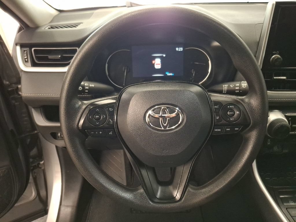 Used 2024 Toyota RAV4 LE AWD/4WD image 18