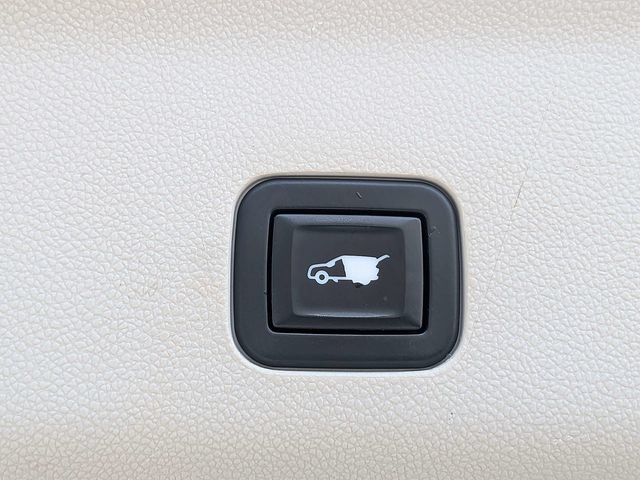 Used 2021 Cadillac Escalade Premium Luxury Platinum AWD/4WD image 13