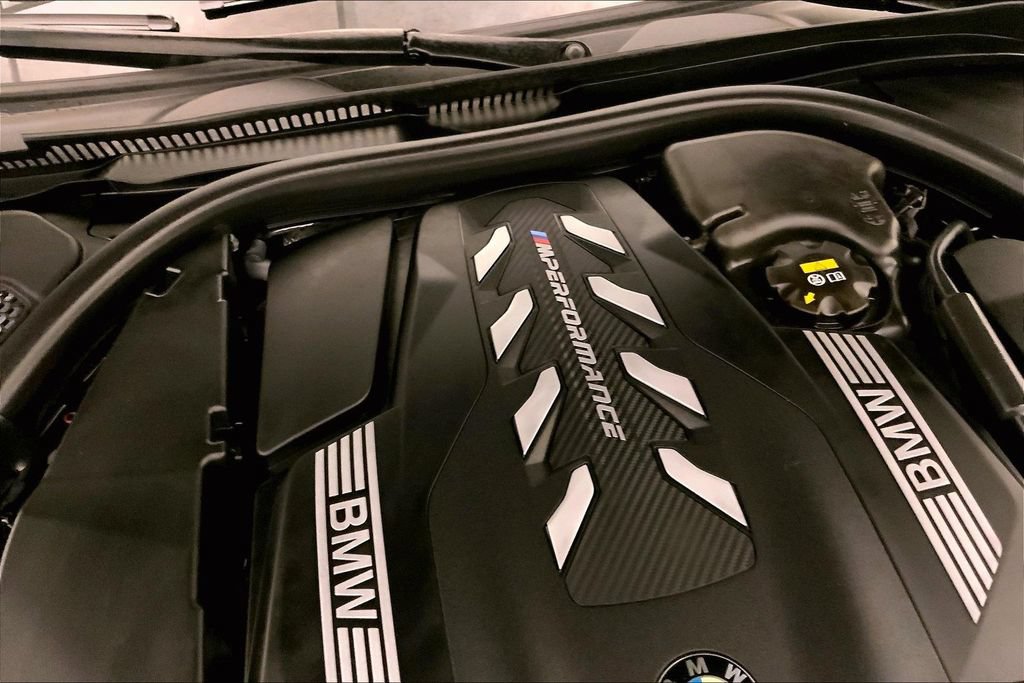 Used 2022 BMW M550i xDrive w/ Executive Package AWD/4WD image 31