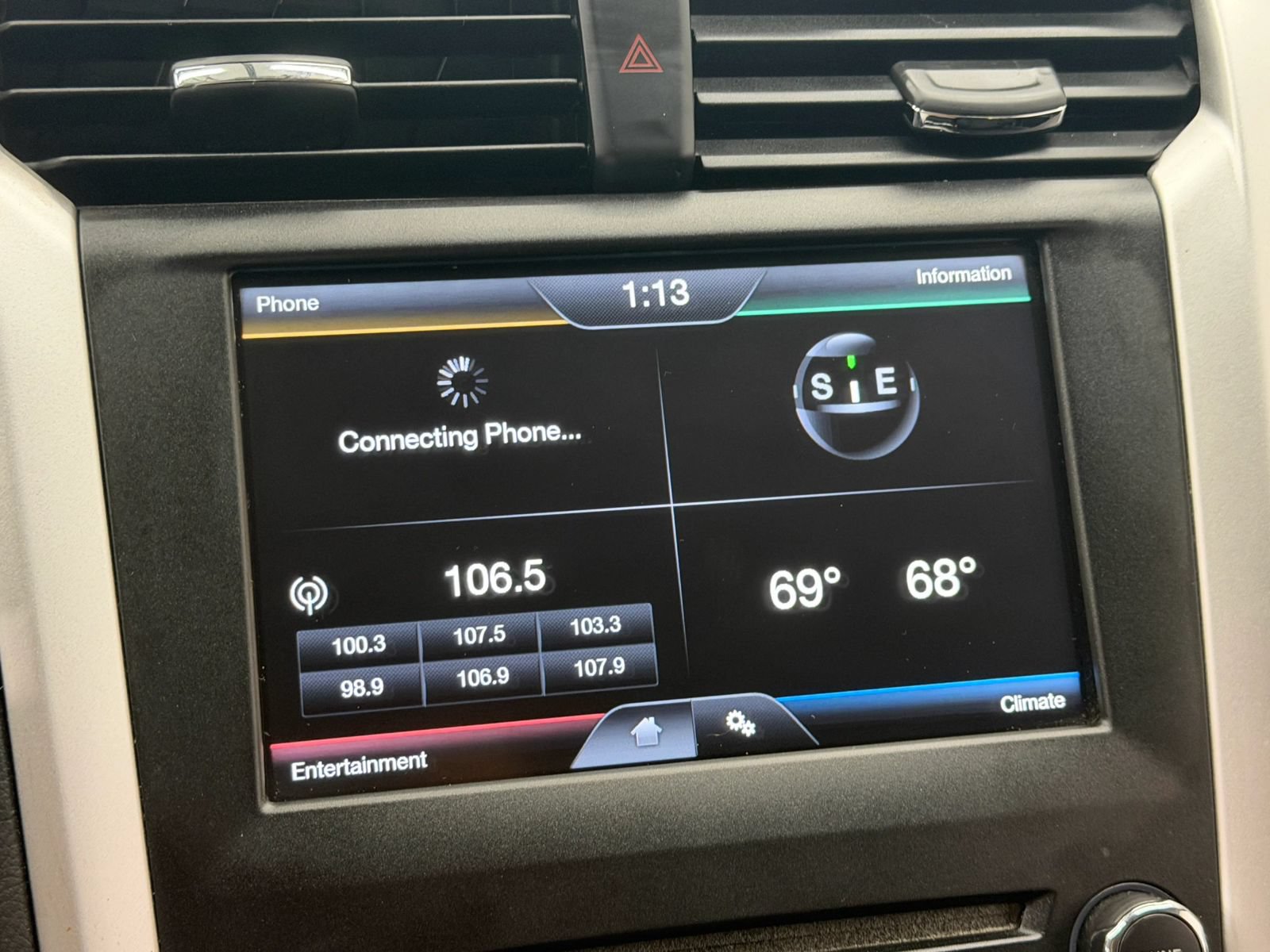 Used 2014 Ford Fusion SE FWD image 29