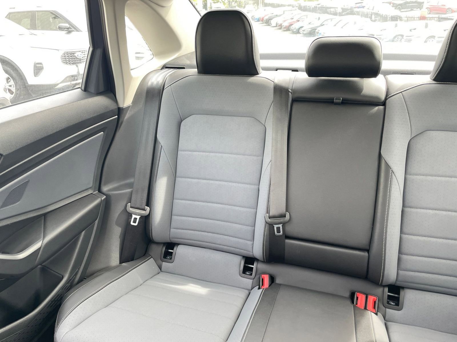 Used 2025 Volkswagen Jetta SE image 39