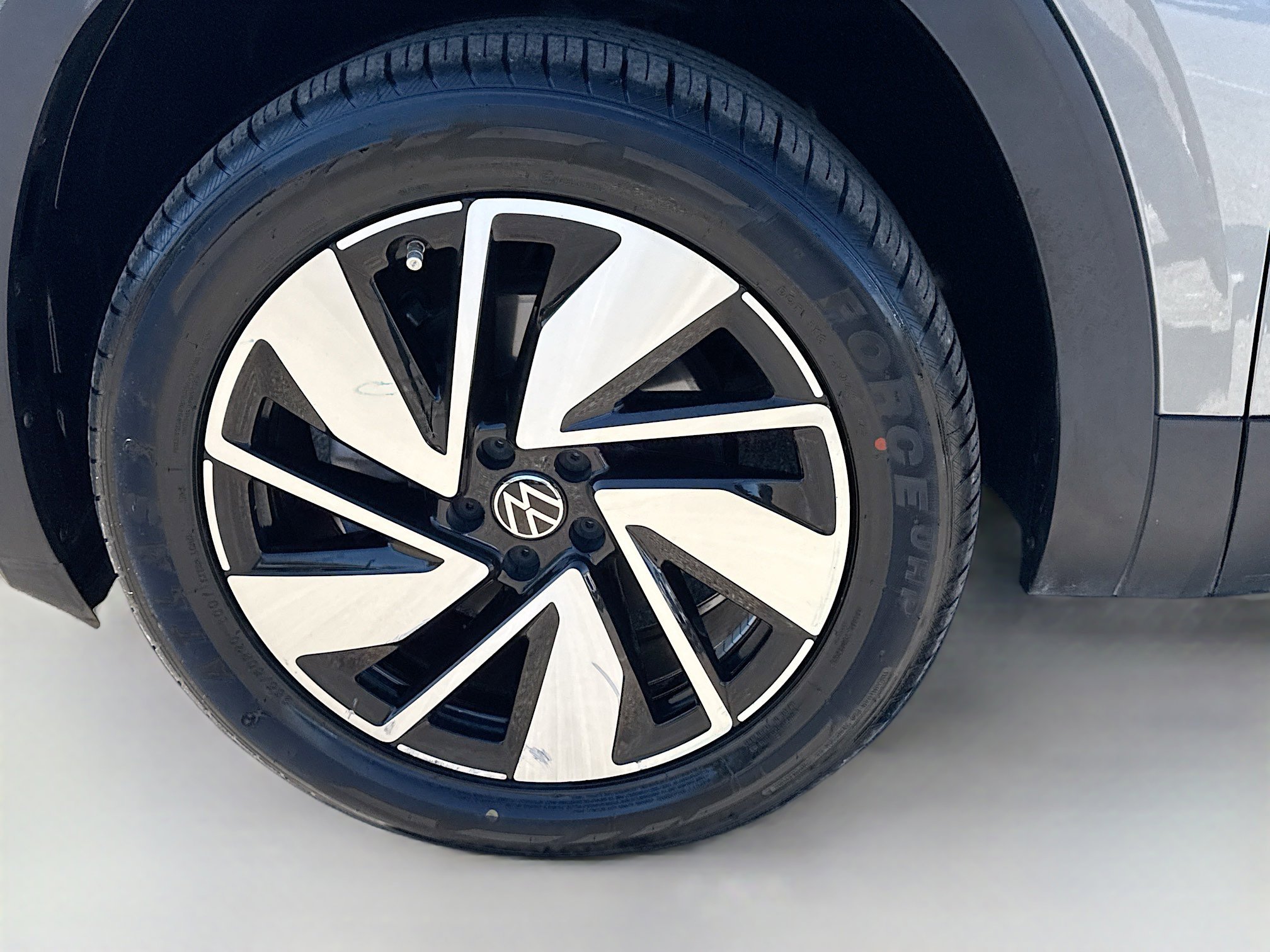 Used 2024 Volkswagen Atlas SE image 42