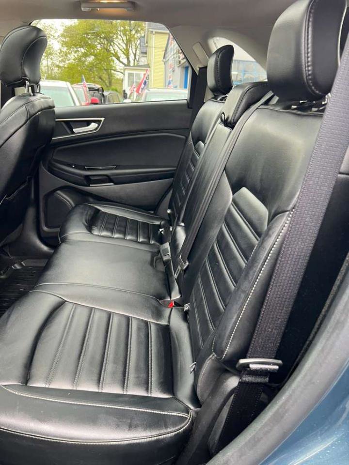 Used 2019 Ford Edge SEL w/ Equipment Group 201A AWD/4WD image 18