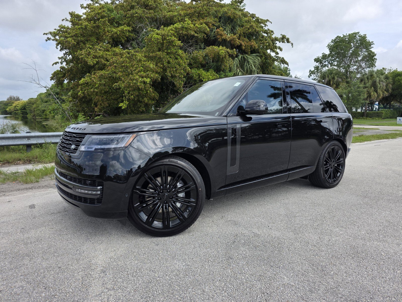 New 2026 Land Rover Range Rover SE