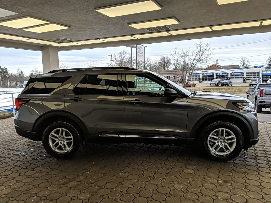 Certified 2025 Ford Explorer Active AWD/4WD image 4