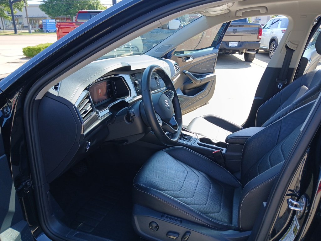 Certified 2024 Volkswagen Jetta SEL FWD image 9