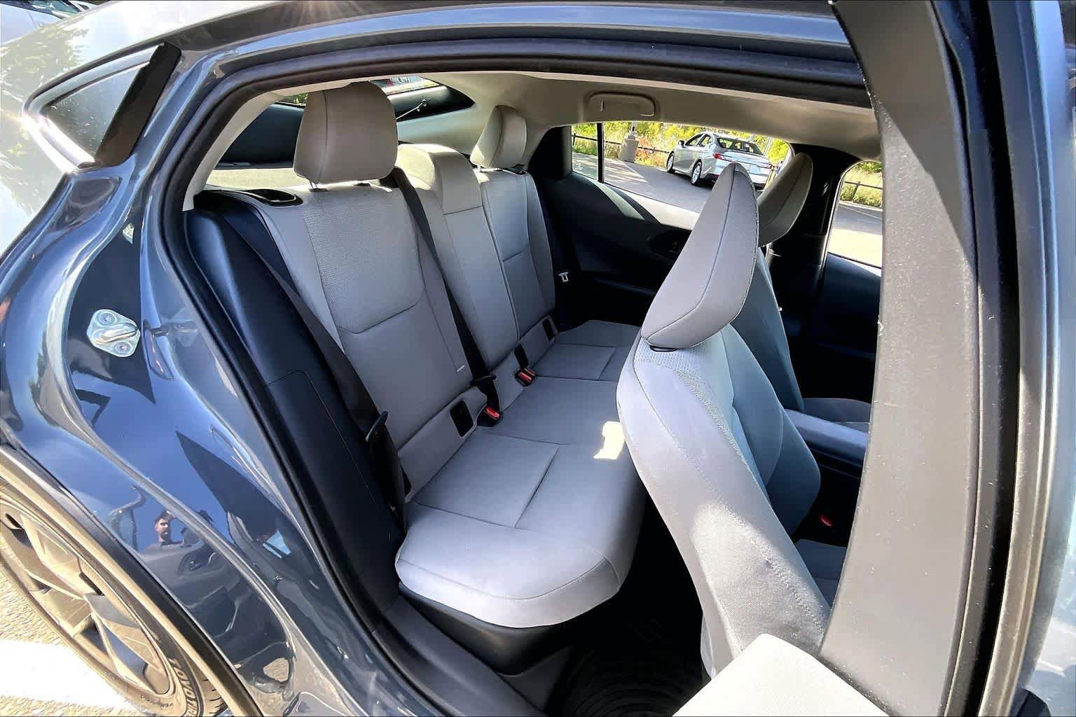 Used 2024 Toyota Prius LE FWD image 19