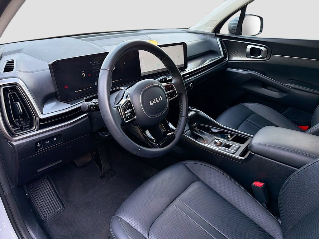 Used 2025 Kia Sorento EX AWD/4WD image 28