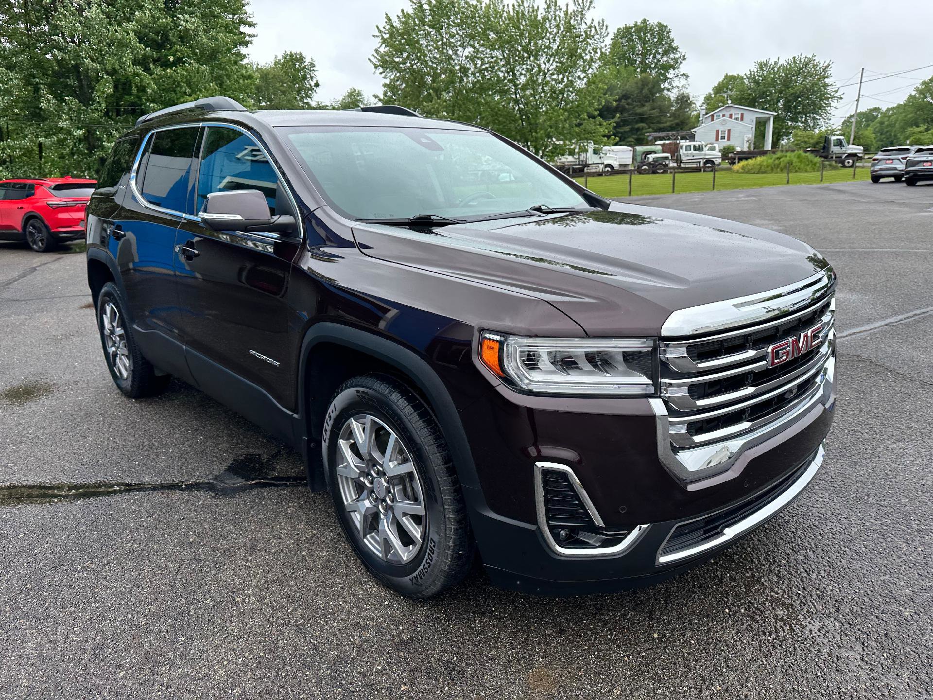Used 2020 GMC Acadia SLT w/ Driver Alert Package II AWD/4WD image 3