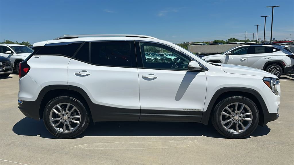 Used 2022 GMC Terrain SLT image 13