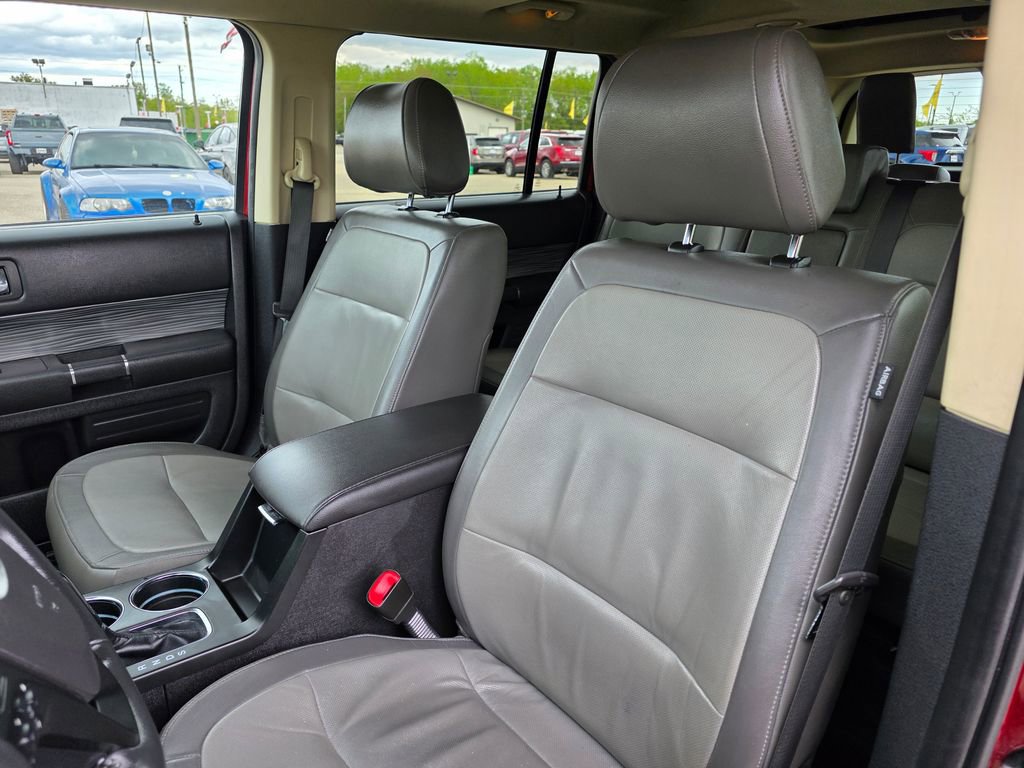 Used 2018 Ford Flex Limited w/ Equipment Group 303A AWD/4WD image 17