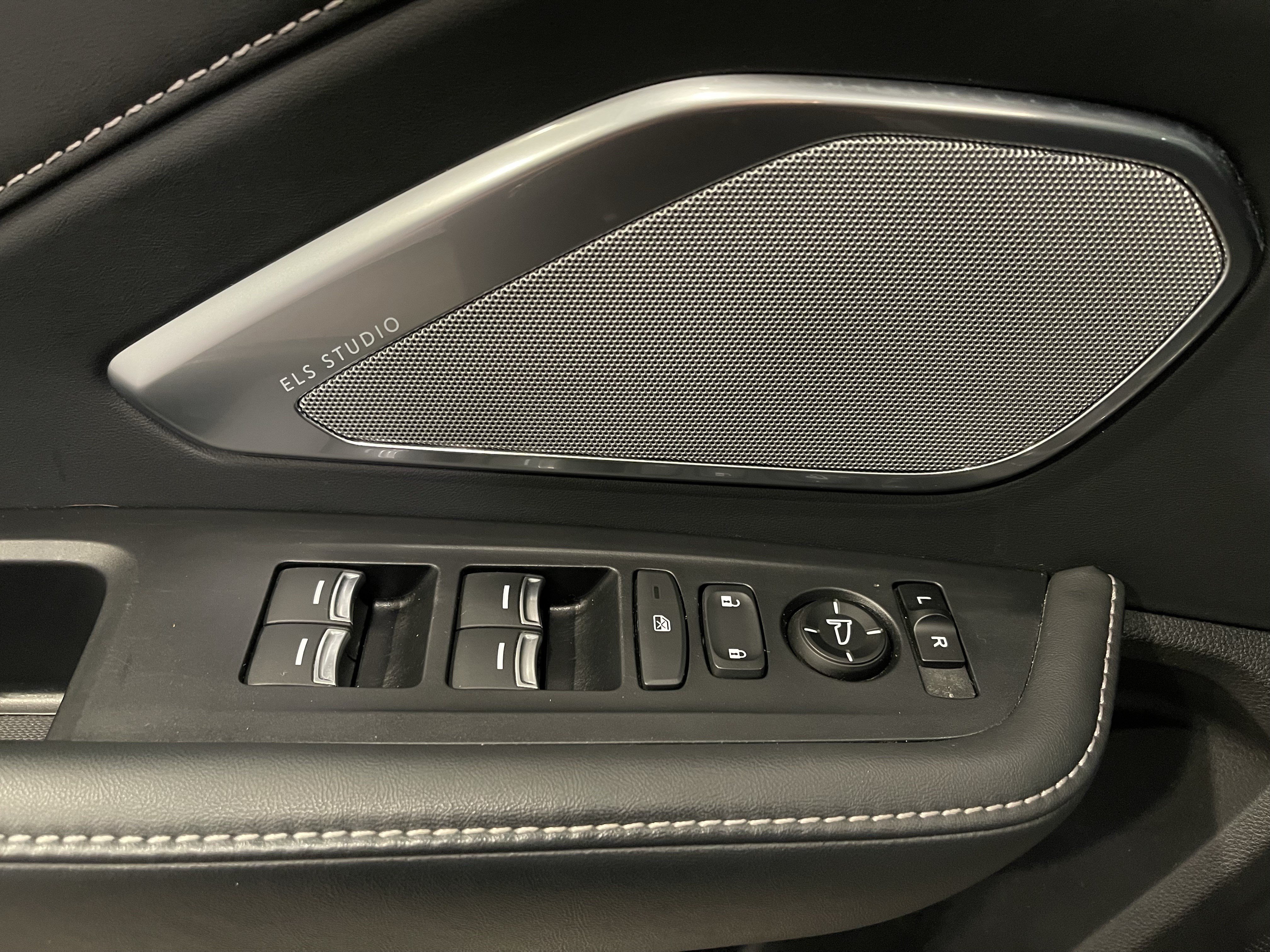 Used 2020 Acura RDX w/ Technology Package AWD/4WD image 11