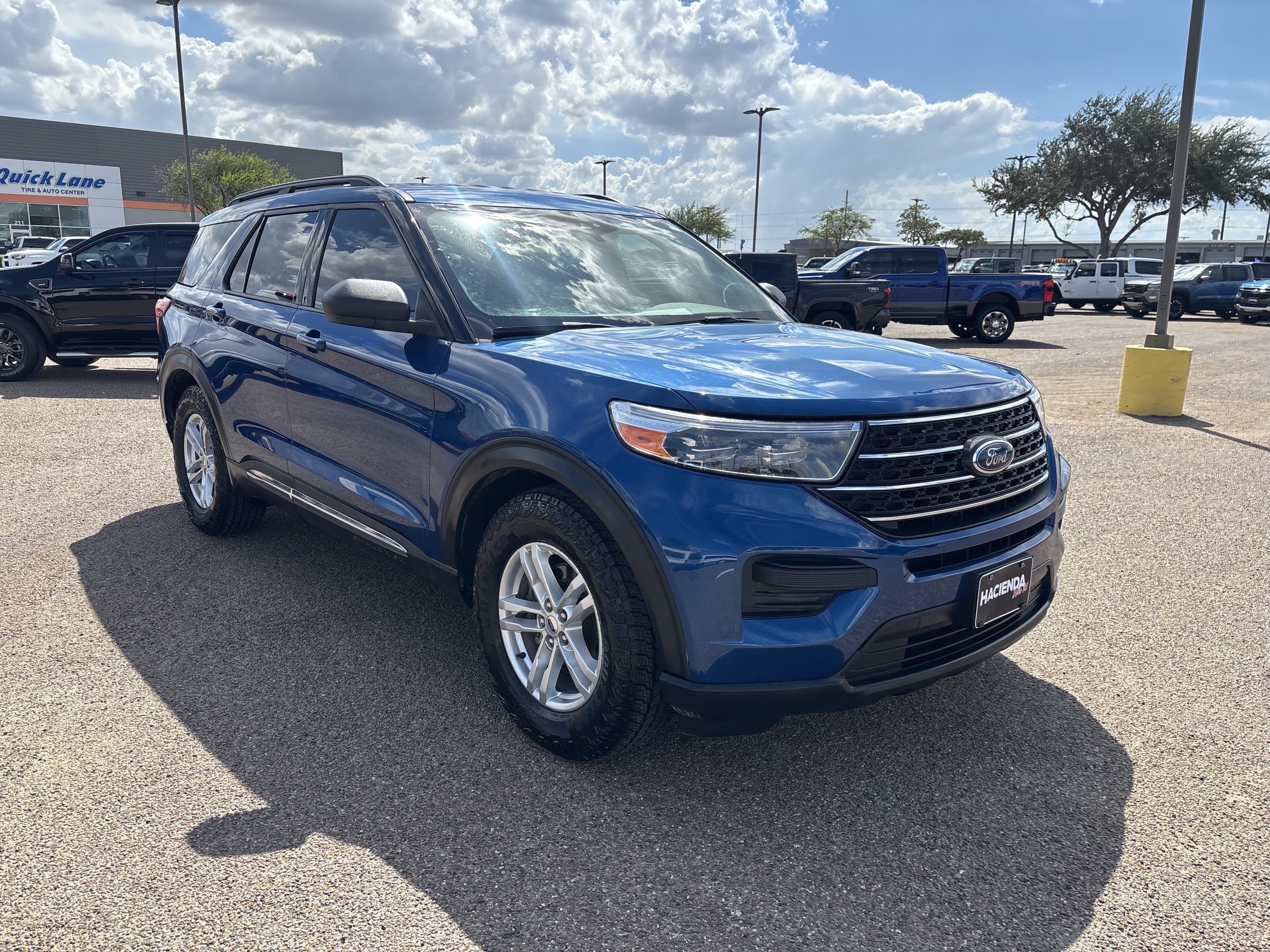 Certified 2022 Ford Explorer XLT RWD image 5