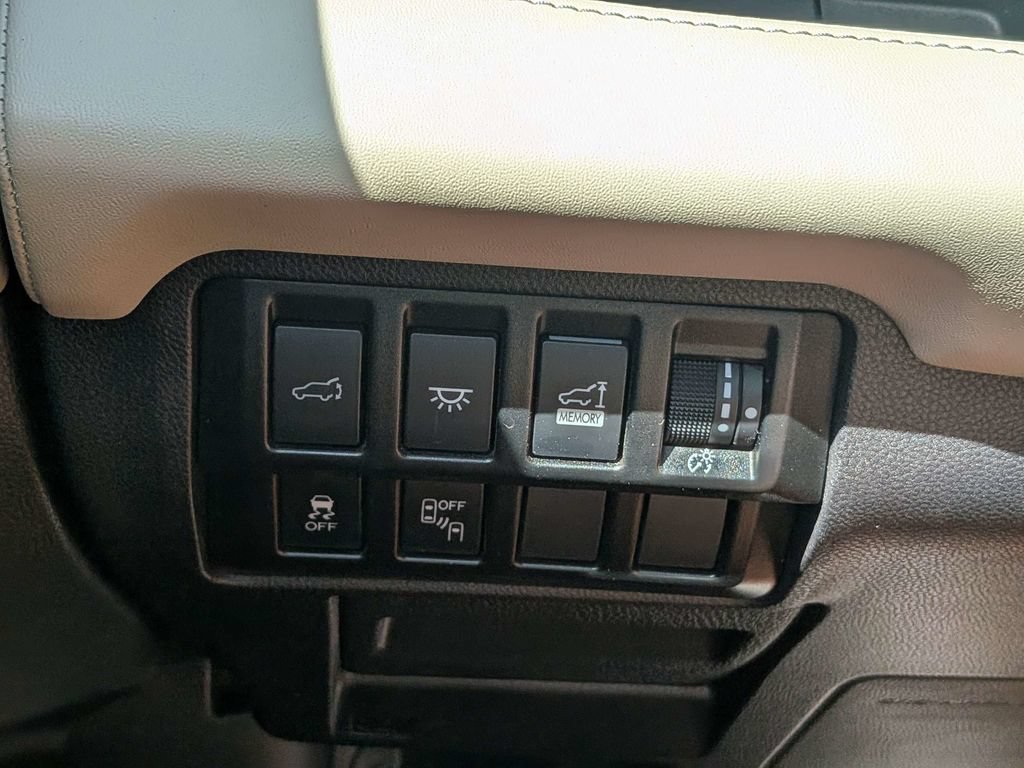 Used 2022 Subaru Ascent Limited w/ Technology Package AWD/4WD image 27