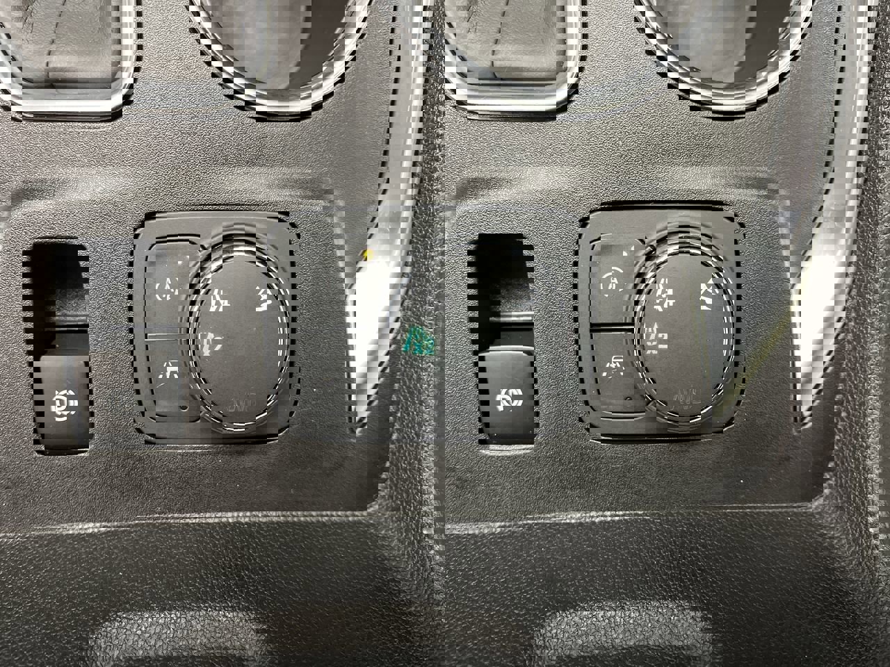 Certified 2023 Chevrolet Traverse LT w/ Midnight/Sport Edition image 17