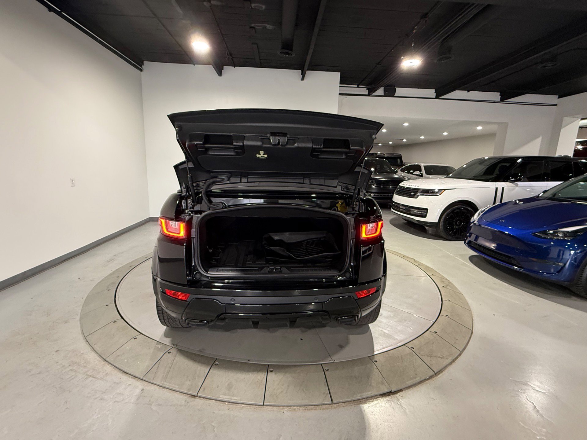 Used 2018 Land Rover Range Rover Evoque HSE Dynamic image 20