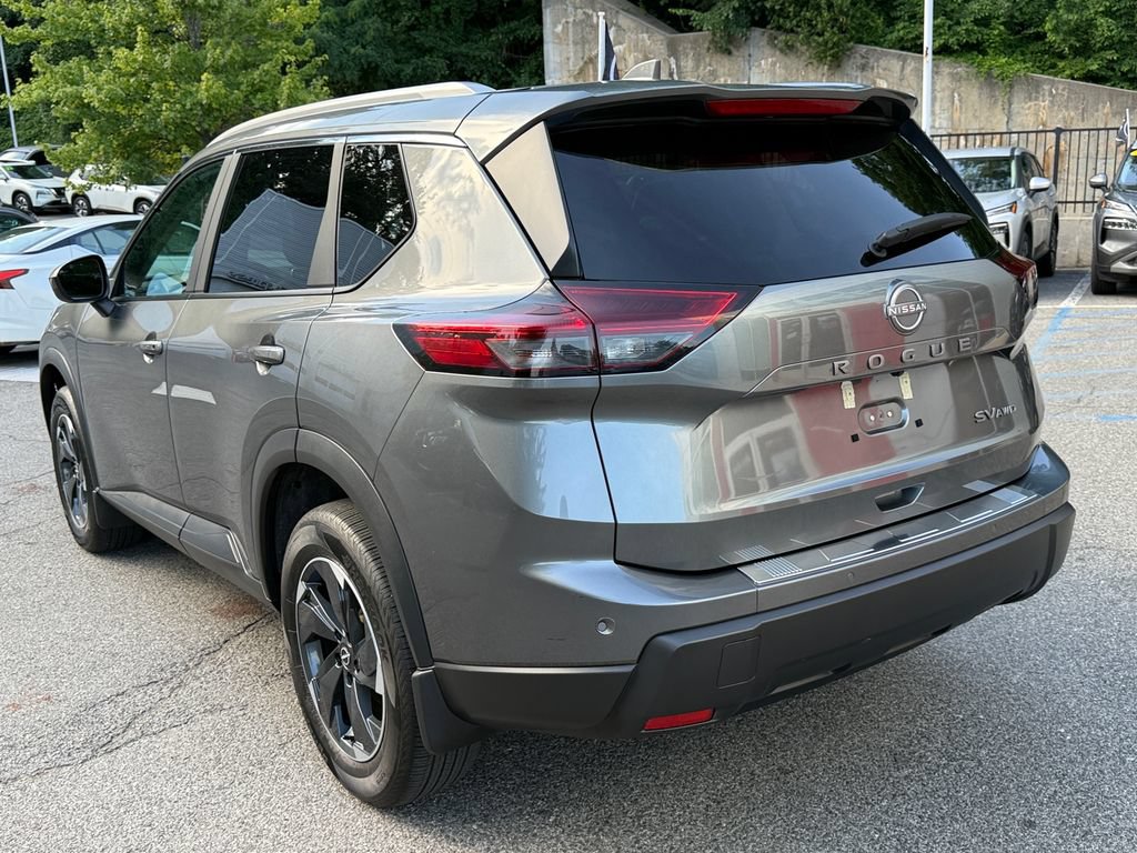 Used 2024 Nissan Rogue SV w/ SV Premium Package AWD/4WD image 4