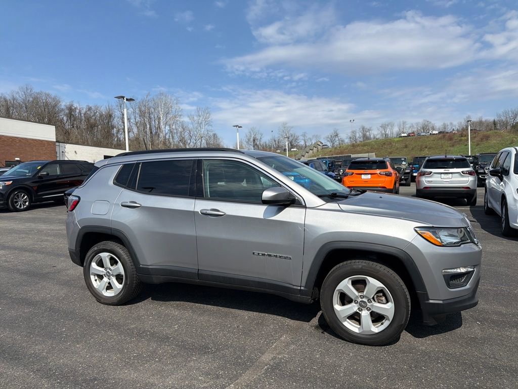 Used 2018 Jeep Compass Latitude w/ Cold Weather Group image 1