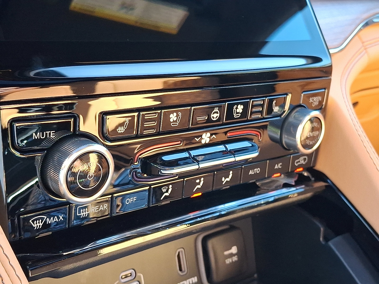 New 2025 Jeep Grand Cherokee Summit image 14