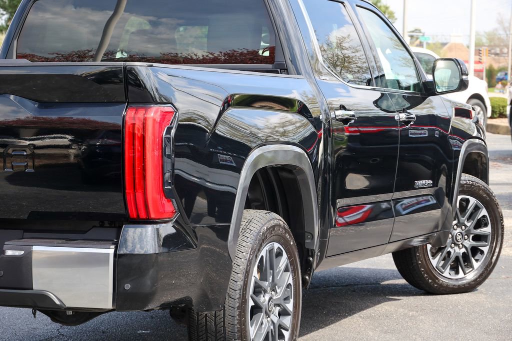 Used 2025 Toyota Tundra Limited AWD/4WD image 19