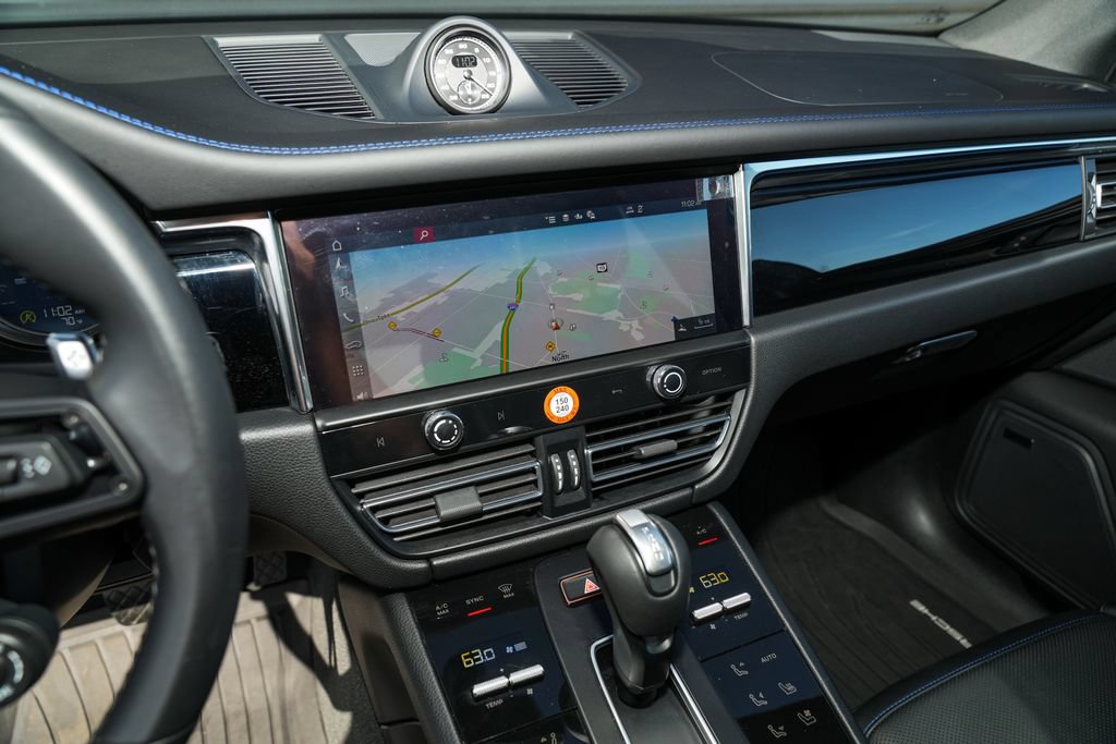Certified 2026 Porsche Macan Turbo AWD/4WD image 26