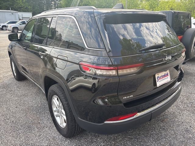 Used 2023 Jeep Grand Cherokee Laredo w/ Luxury Tech Group I AWD/4WD image 5