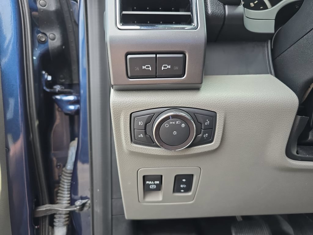 Used 2019 Ford F150 XLT w/ Equipment Group 302A Luxury AWD/4WD image 28