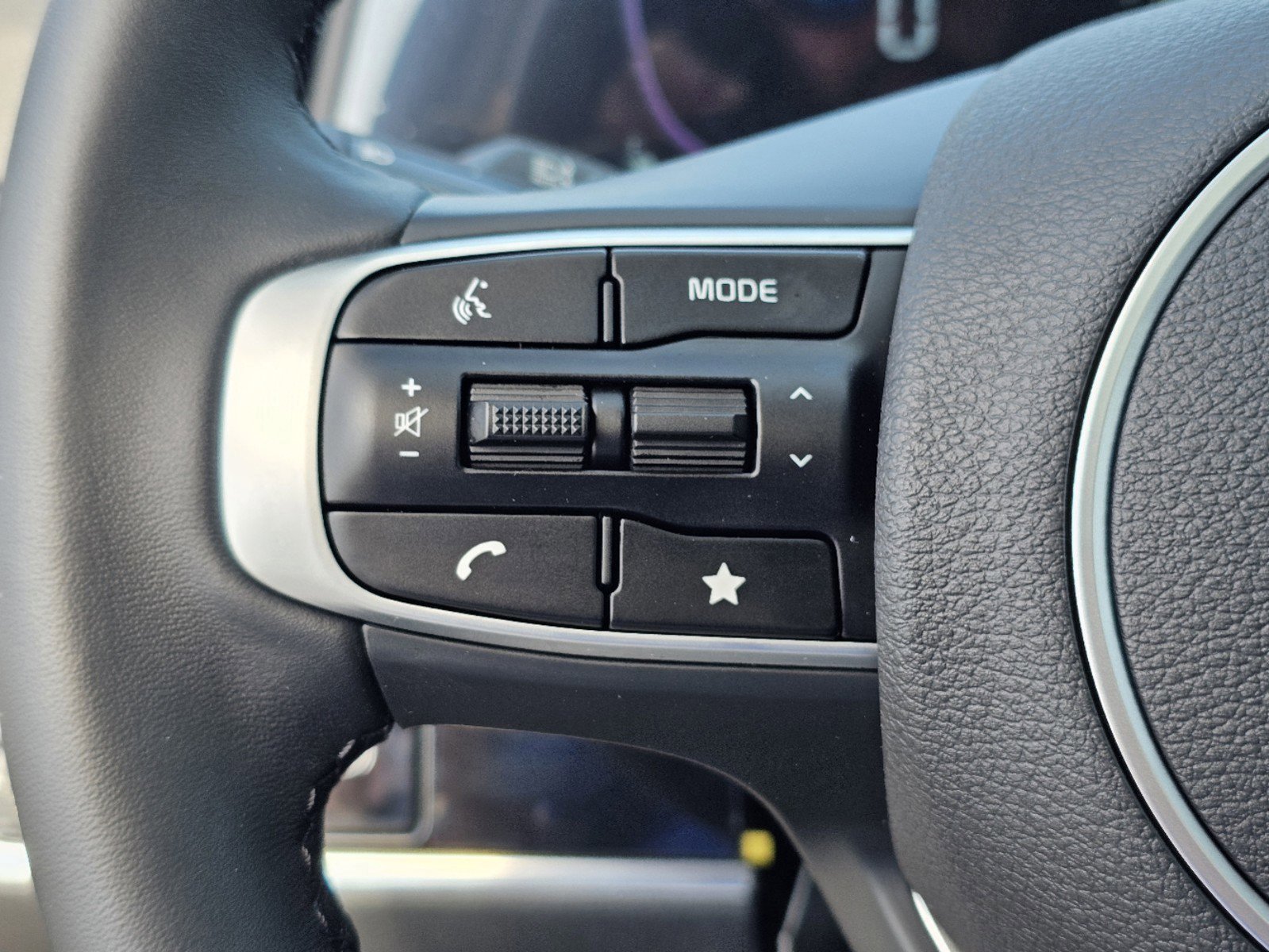 Used 2025 Kia Sportage EX w/ Premium Package image 20