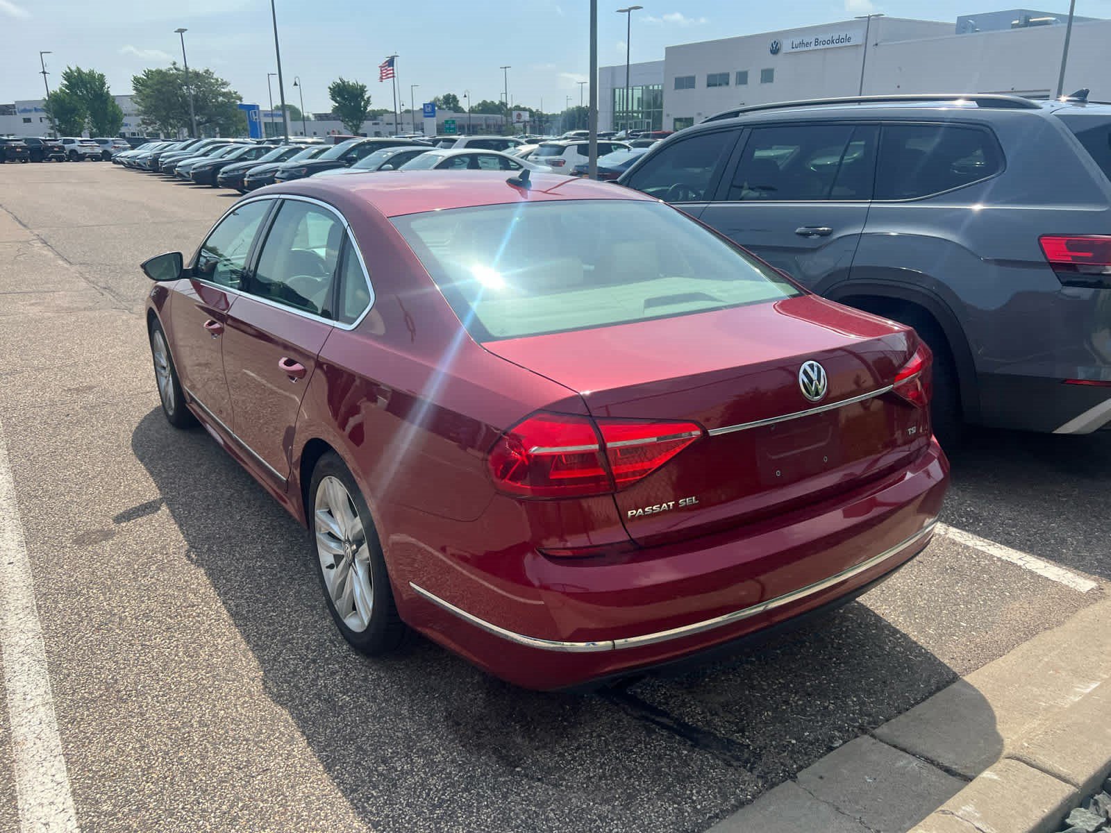 Used 2016 Volkswagen Passat 1.8T FWD image 4