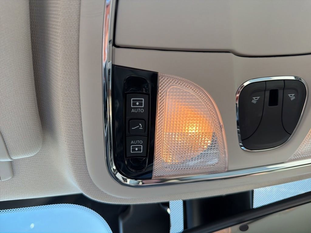 Used 2018 Jeep Cherokee Overland w/ Technology Group image 52