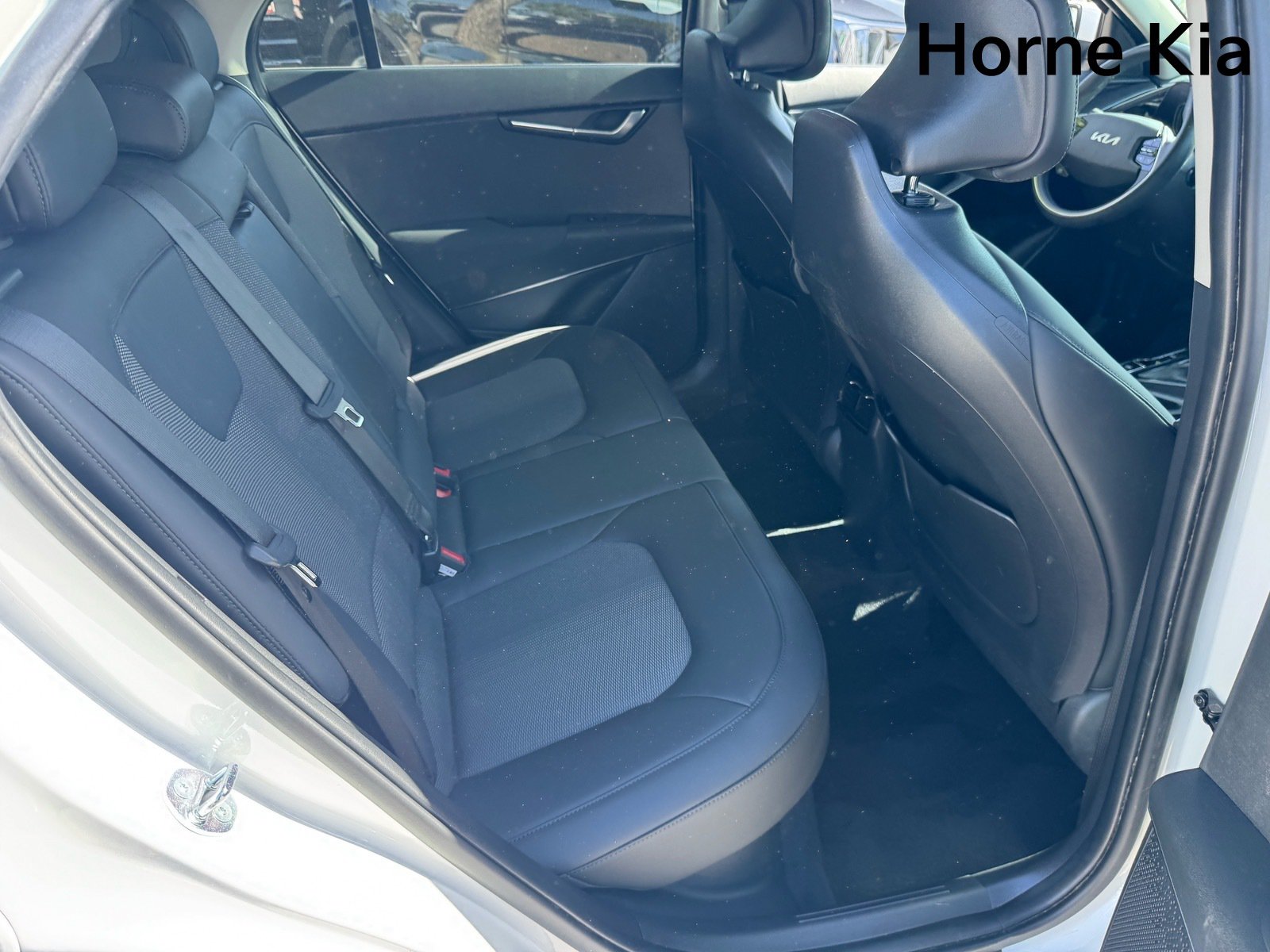 Certified 2024 Kia Niro EX FWD image 28