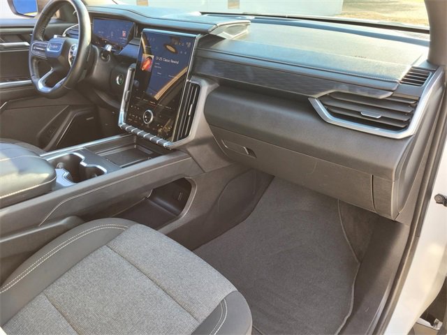 Used 2025 GMC Acadia Elevation image 8