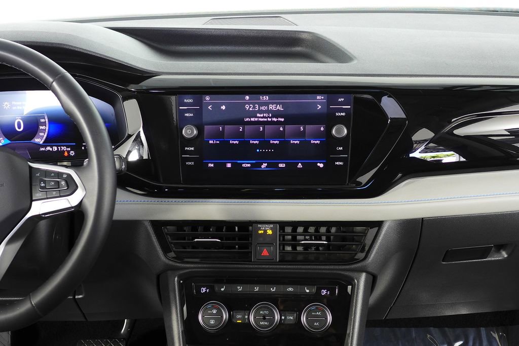 Used 2024 Volkswagen Taos SE image 26