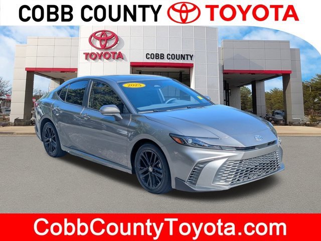 Used 2025 Toyota Camry SE