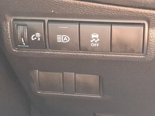 Used 2026 Toyota Corolla Cross XLE FWD image 23