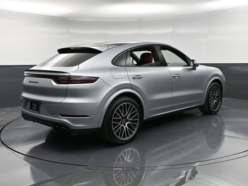 Certified 2022 Porsche Cayenne Turbo image 8